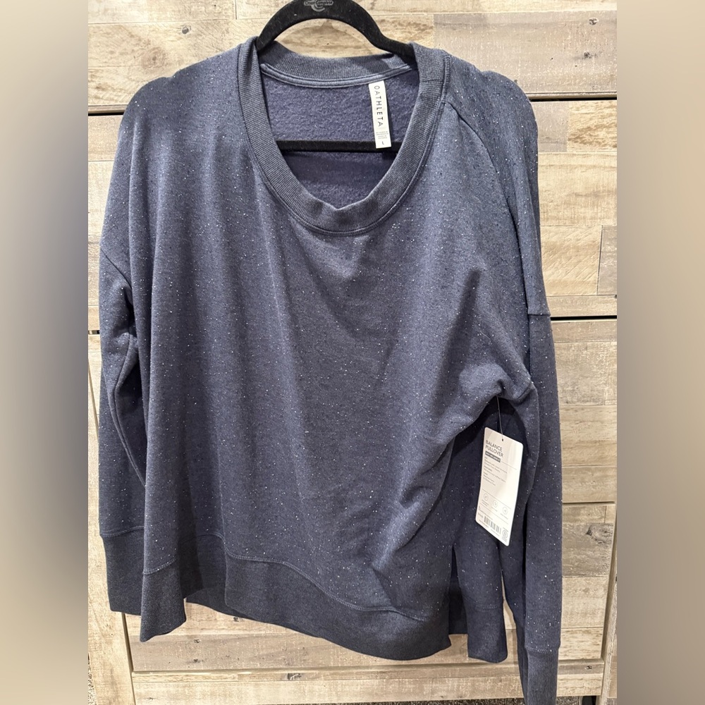 Athleta NWT balance pullover. Size L!